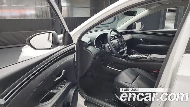 Hyundai Tucson Tucson (NX4) Бензин 1.6 турбо 2WD — Фото автомобиля 10