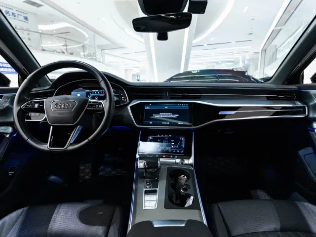 Audi A6 — Фото автомобиля 12