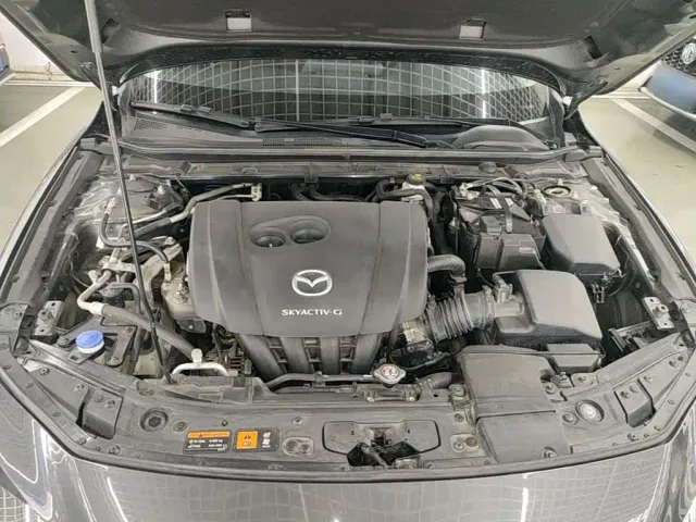 Mazda Axela — Фото автомобиля 19