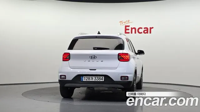Hyundai Venue — Фото автомобиля 4