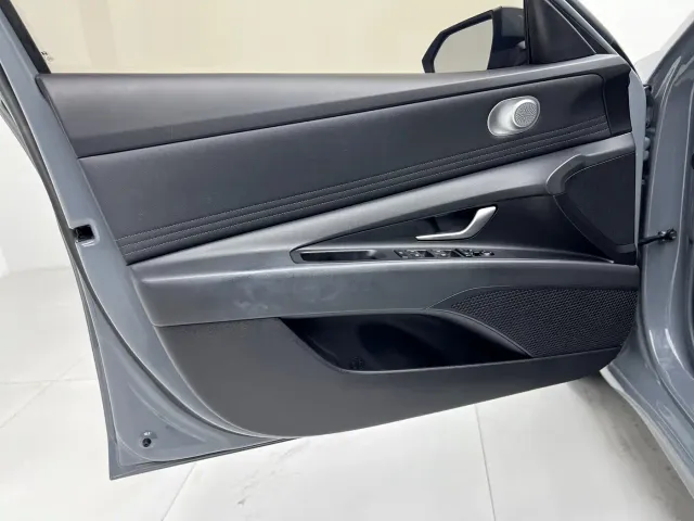 Hyundai Elantra — Фото автомобиля 11