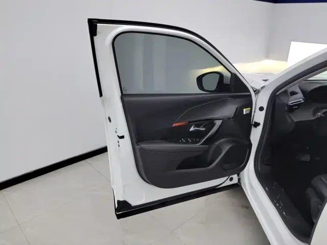 Peugeot 2008 — Фото автомобиля 7