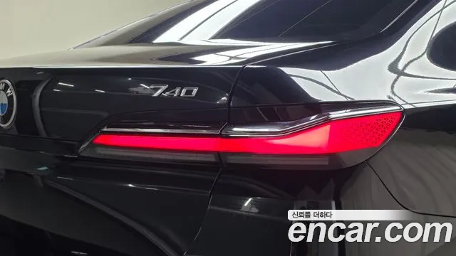 BMW 7 Series G70 — Фото автомобиля 8
