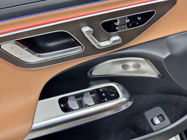 Mercedes-Benz E-Class — Фото автомобиля 10