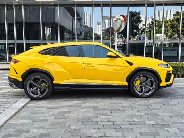 Lamborghini Urus — Фото автомобиля 5