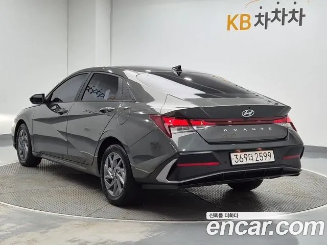 Hyundai Avante CN7 — Фото автомобиля 3