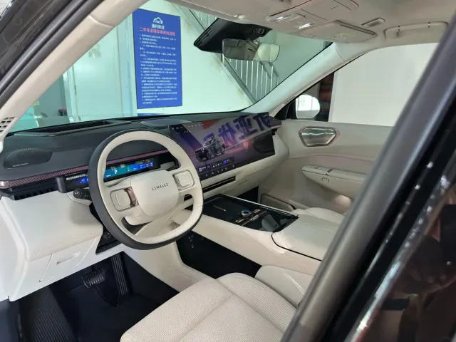Lynk & Co 900 — Фото автомобиля 23