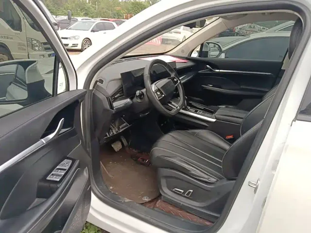 Roewe RX5 Max — Фото автомобиля 15