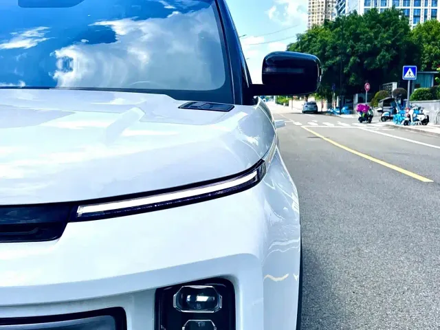 Geely ICON — Фото автомобиля 5