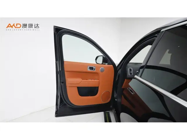 Li Auto L8 — Фото автомобиля 11