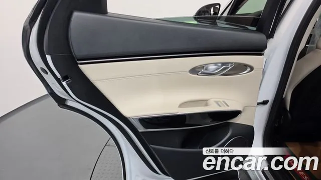 Genesis GV70 — Фото автомобиля 14