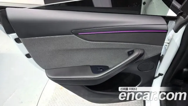 Tesla Model Y — Фото автомобиля 23