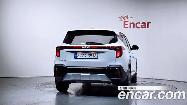 Kia Seltos Бензин 1.6 турбо 2WD — Фото автомобиля 4