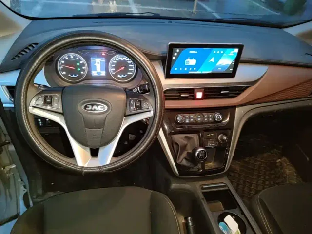 JAC Refine M3 — Фото автомобиля 9