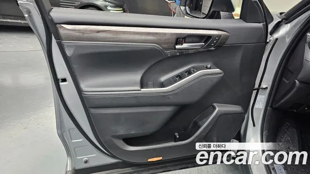 Toyota Highlander — Фото автомобиля 24