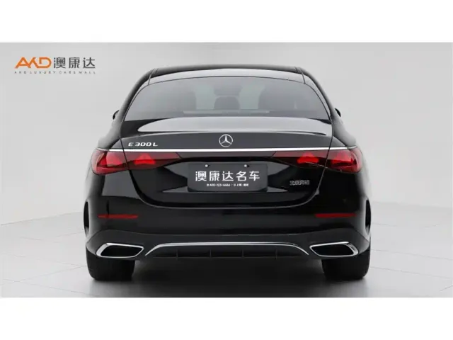 Mercedes-Benz E-Class — Фото автомобиля 4