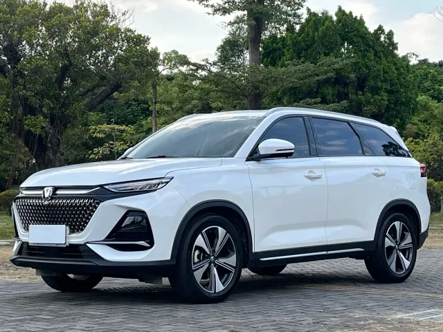 Фотография автомобиля — Changan X7 Plus