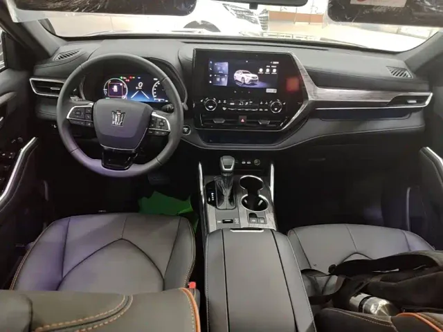 Toyota Crown Kluger — Фото автомобиля 9