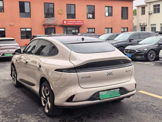 IM Motors LS6 — Фото автомобиля 7