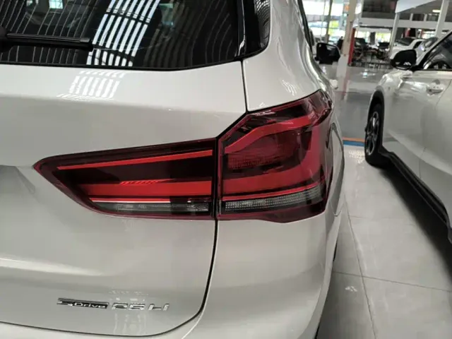 BMW X1 — Фото автомобиля 7