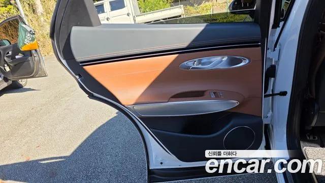 Genesis GV70 — Фото автомобиля 14