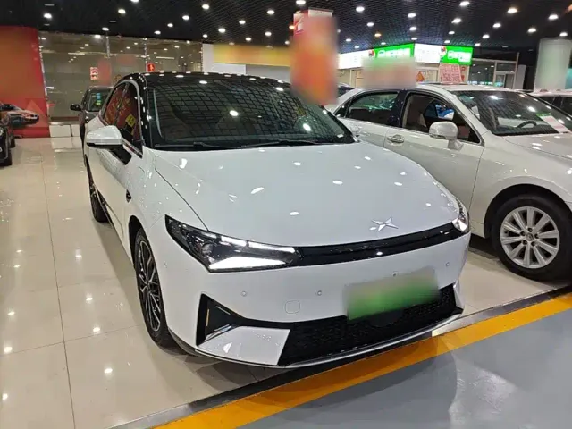 Xpeng P5 — Фото автомобиля 3