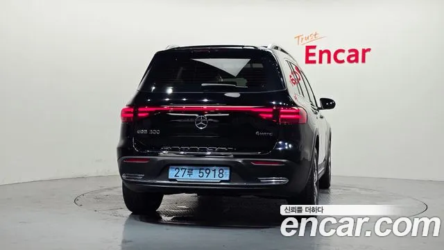 Mercedes-Benz EQB — Фото автомобиля 4