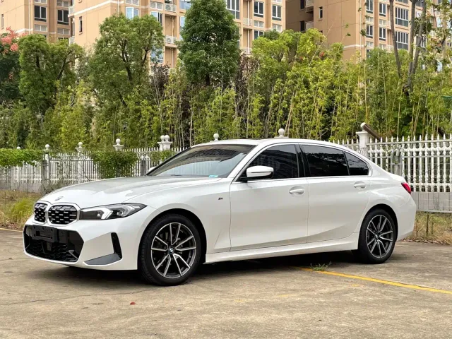 Фотография автомобиля — BMW 3 Series
