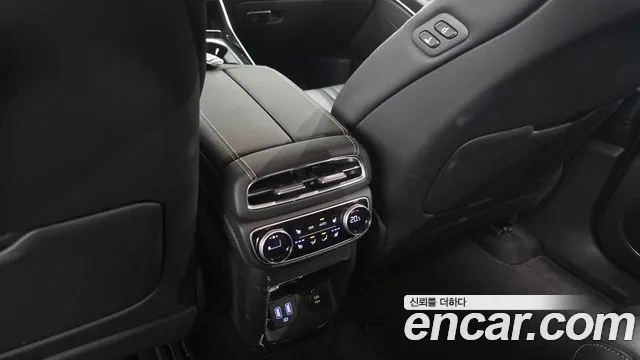 Genesis GV80 — Фото автомобиля 25