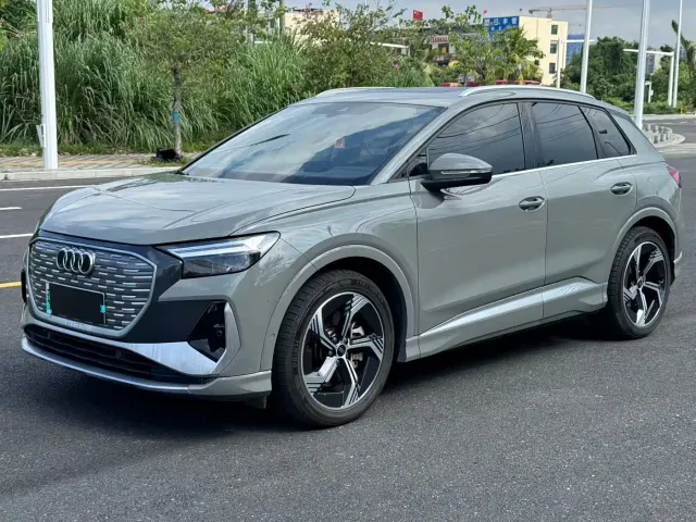 Фотография автомобиля — Audi Q4 e-tron