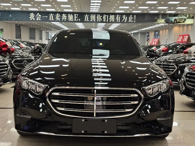 Фотография автомобиля — Mercedes-Benz E-Class