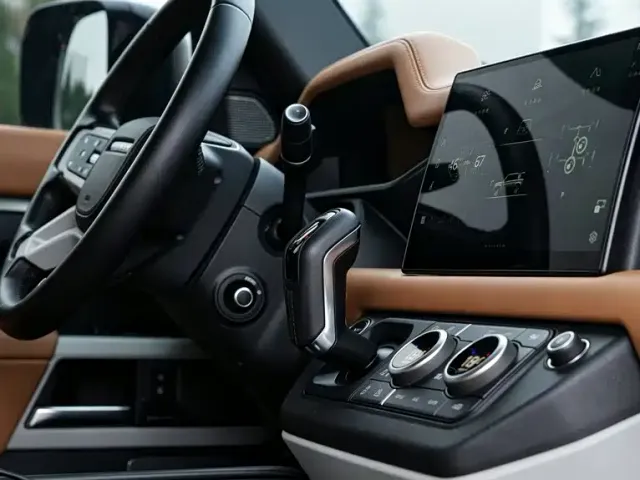 Land Rover Defender — Фото автомобиля 27