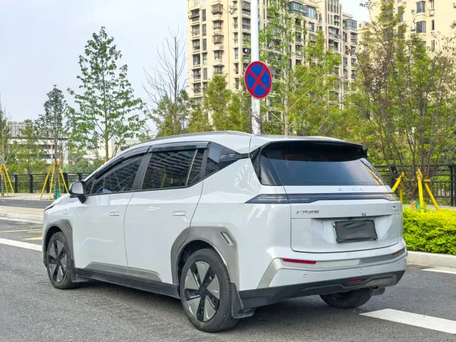 GAC Aion Y — Фото автомобиля 11