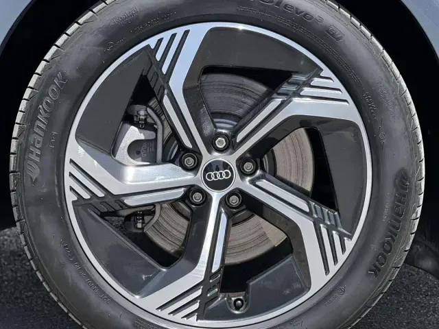 Audi Q4 e-tron — Фото автомобиля 16