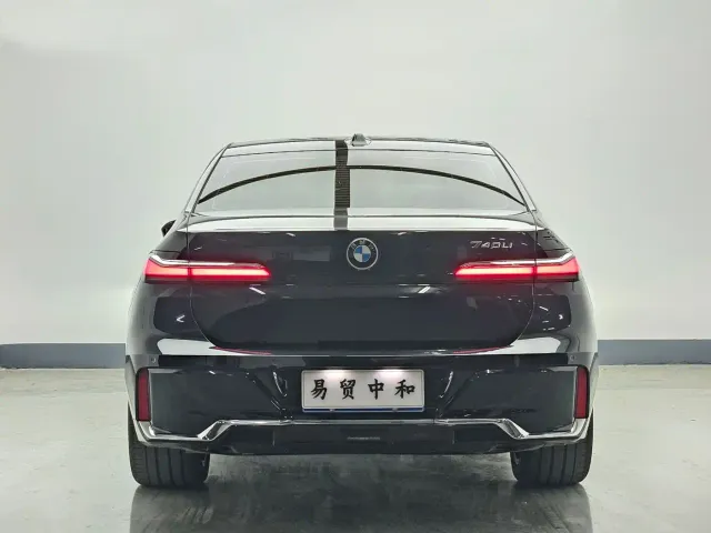 BMW 7 Series — Фото автомобиля 5