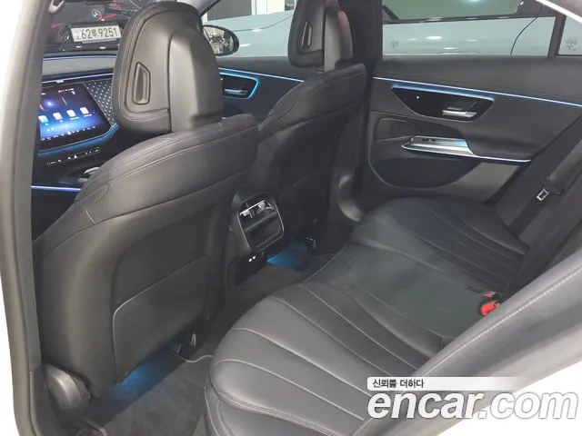 Mercedes-Benz E-Class — Фото автомобиля 11