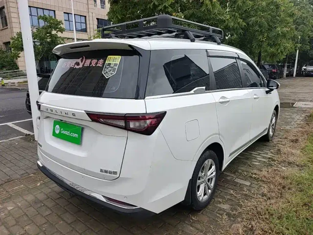 Wuling Jiachen — Фото автомобиля 6