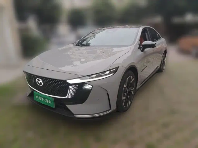 Фотография автомобиля — Mazda EZ-6