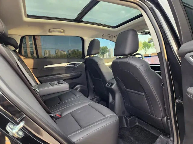 Buick Envision Plus — Фото автомобиля 9