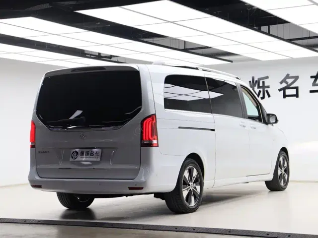 Mercedes-Benz V-Class — Фото автомобиля 26