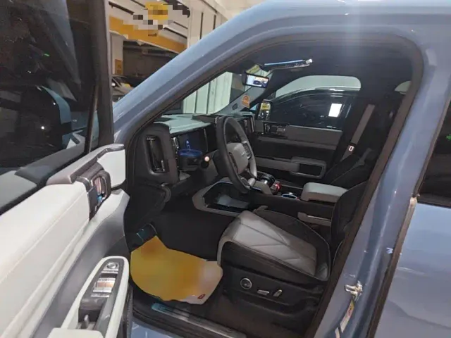 BYD FangChengBao Leopard 5 — Фото автомобиля 15