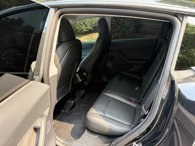 Tesla Model Y — Фото автомобиля 10