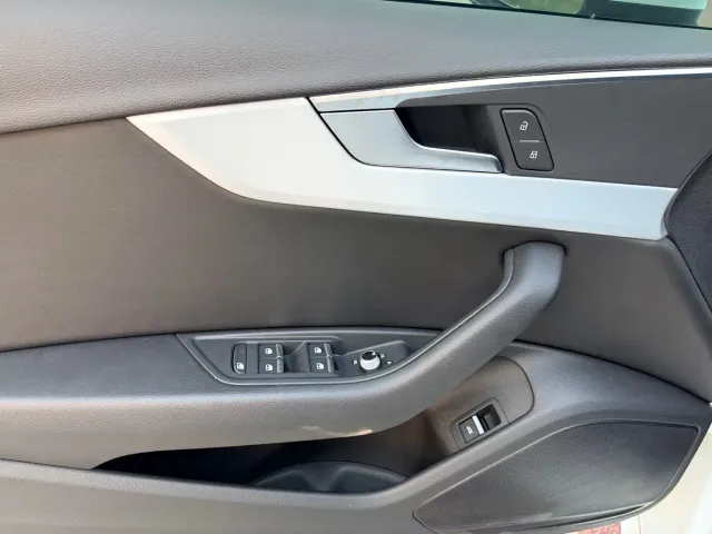 Audi A4L — Фото автомобиля 14