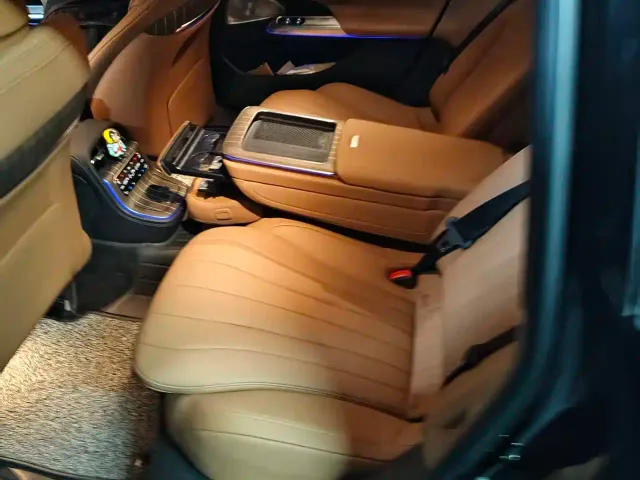 Mercedes-Benz E-Class — Фото автомобиля 7