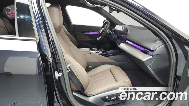 BMW 5 Series G60 — Фото автомобиля 26