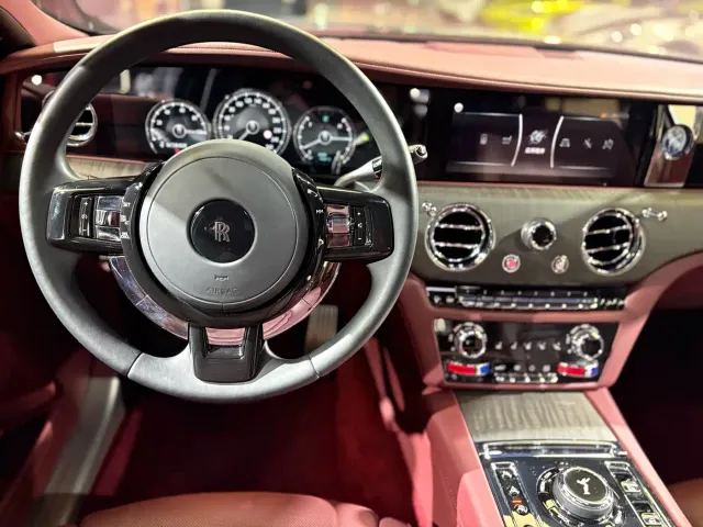 Rolls-Royce Ghost — Фото автомобиля 18