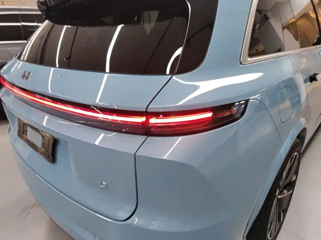 Li Auto L7 — Фото автомобиля 7