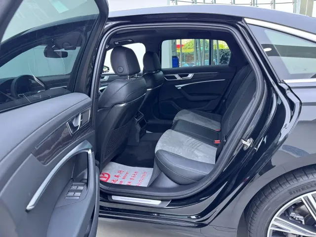Audi Audi A6L 2023 45 TFSI quattro Premium Dynamic — Фото автомобиля 8