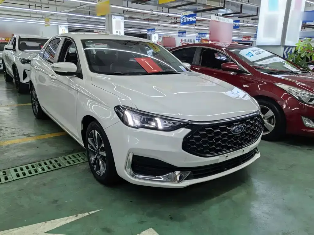 Ford Ford Escort 2021 1.5L Automatic Diamond Edition — Фото автомобиля 6