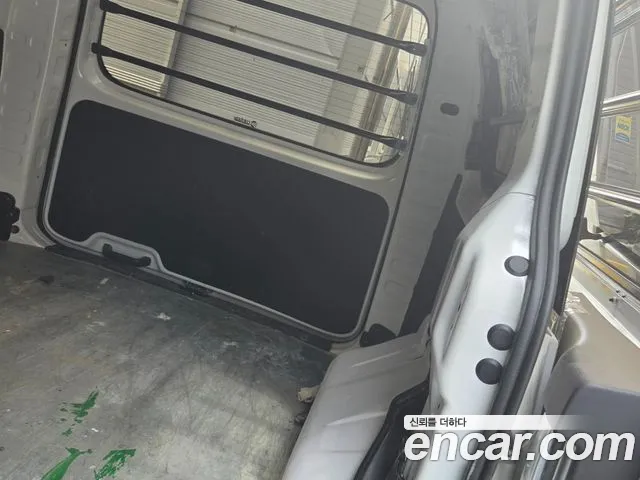 Hyundai Staria — Фото автомобиля 13